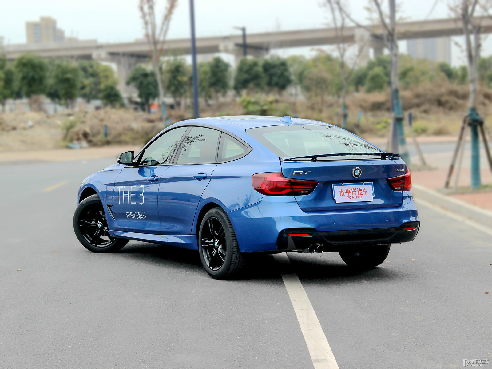 宝马3系GT 2020款 320i M运动曜夜版外观
